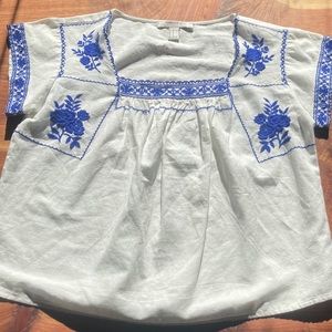 Forever 21 Embroidered Peasant Short Sleeve Medium